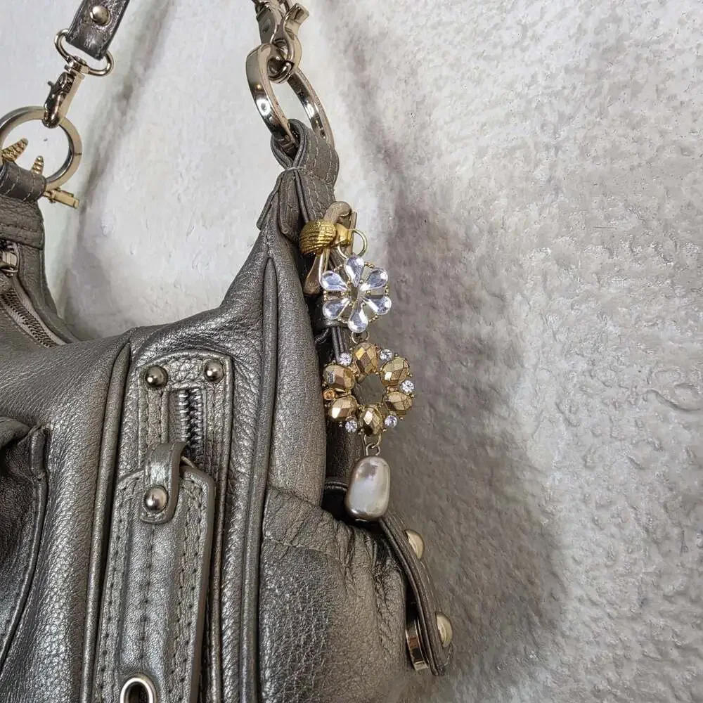 Junior Drake Metallic Leather Y2K Hobo Shoulder Bag with Hair Clips n Bag Charms